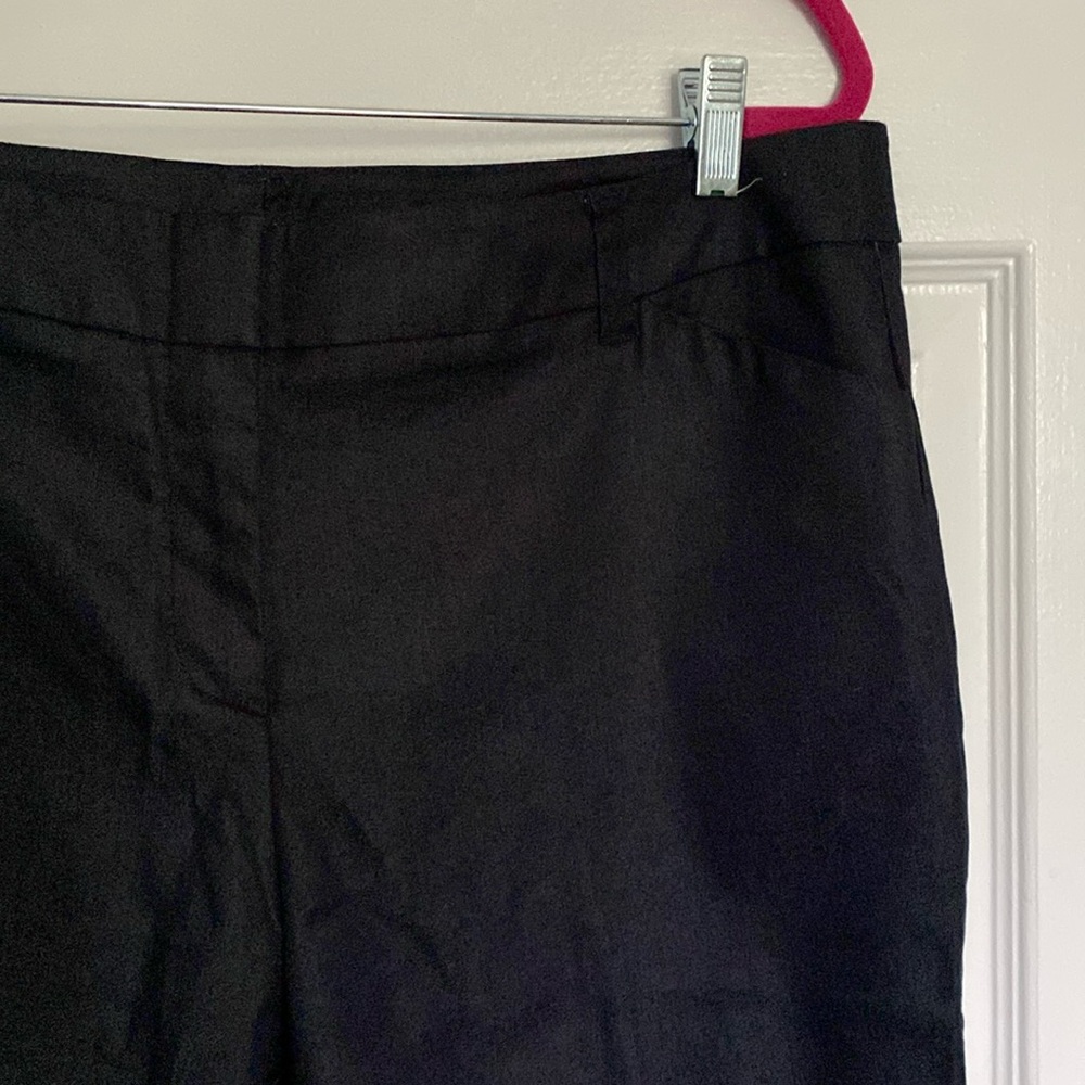 NWT New York & Company Capri pants. Black/dark charcoal gray.